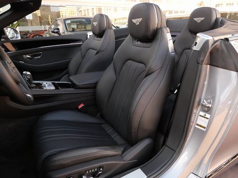 Used 2020 Bentley Continental GT image 2