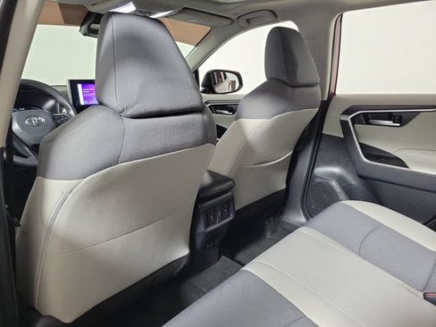 Used 2024 Toyota RAV4 XLE w/ Convenience Package FWD image 11