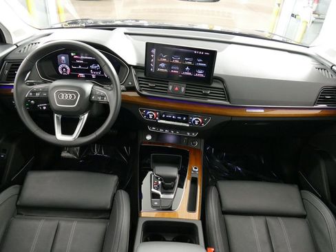 Used 2023 Audi Q5 2.0T Prestige w/ Prestige Package image 8