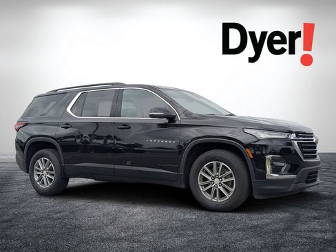 Used 2023 Chevrolet Traverse LT FWD image 1