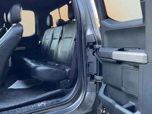 Used 2015 Ford F150 Lariat image 12