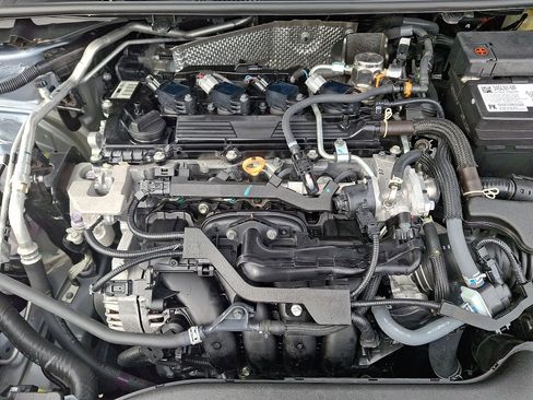 Used 2025 Toyota Corolla LE image 29