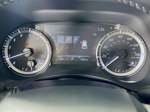 Used 2026 Toyota Highlander XLE image 12