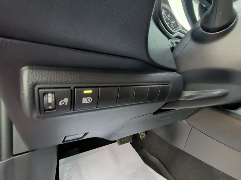 Used 2022 Toyota Corolla LE FWD image 14