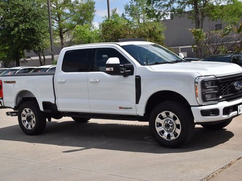 Used 2023 Ford F250 Lariat w/ Lariat Ultimate Package AWD/4WD image 4