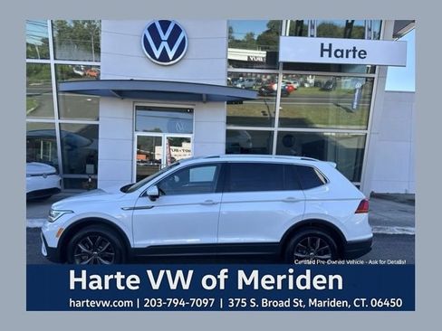 Certified 2023 Volkswagen Tiguan SE w/ Panoramic Sunroof Package AWD/4WD image 1