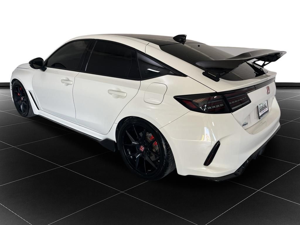 Used 2024 Honda Civic Type R image 3