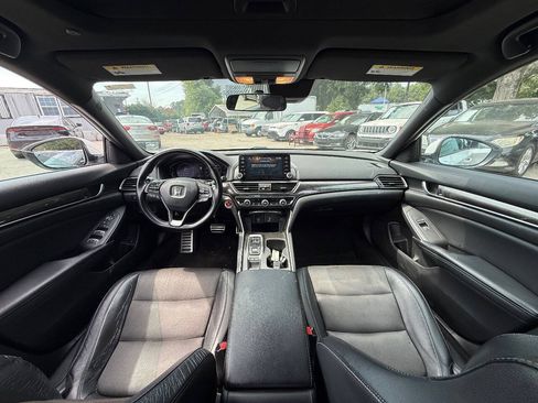 Used 2018 Honda Accord Sport image 11