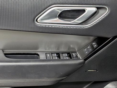 Used 2018 Land Rover Range Rover Velar S image 14