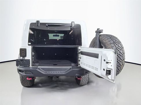 Used 2016 Jeep Wrangler Unlimited Rubicon AWD/4WD image 21