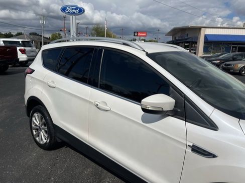 Used 2017 Ford Escape Titanium image 8