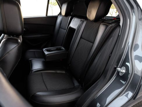 Used 2021 Chevrolet Trax LT image 40