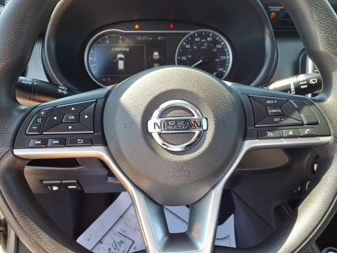 Used 2019 Nissan Kicks SV FWD image 7