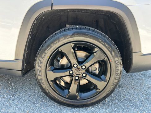Used 2021 Jeep Grand Cherokee L Laredo AWD/4WD image 22