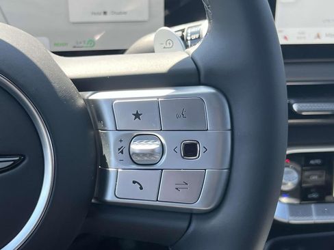 New 2024 Genesis GV60 Advanced image 23