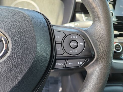 Used 2022 Toyota Corolla LE w/ LE Convenience Package FWD image 19