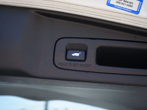 Used 2019 Honda CR-V Touring image 10