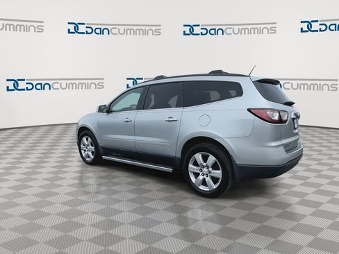 Used 2017 Chevrolet Traverse LT w/ Style and Technology Package image 6