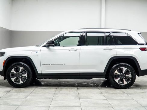 Used 2022 Jeep Grand Cherokee Limited 4xe w/ Luxury Tech Group II image 9