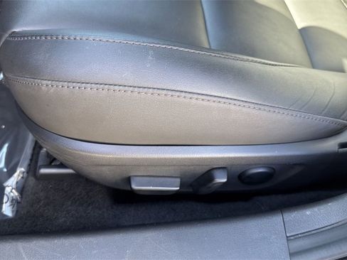 Used 2020 MAZDA MAZDA3 Sedan w/ Preferred Package image 41