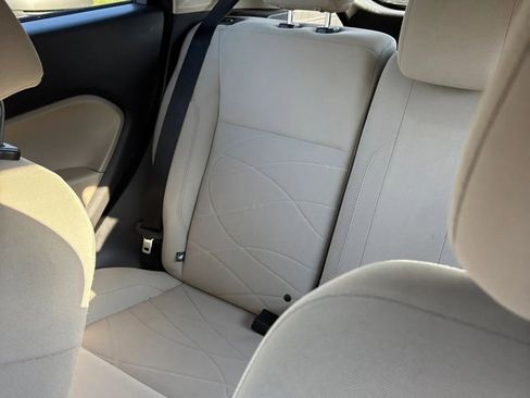 Used 2014 Ford Fiesta SE image 22