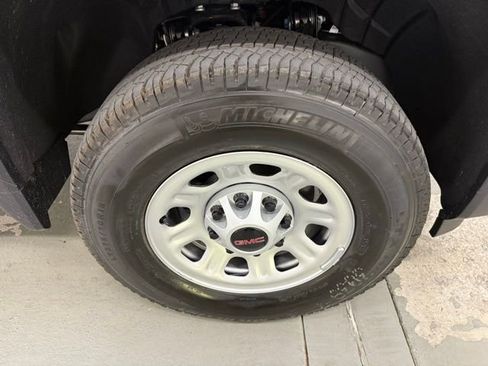 New 2026 GMC Sierra 2500 Pro w/ Convenience Package image 4