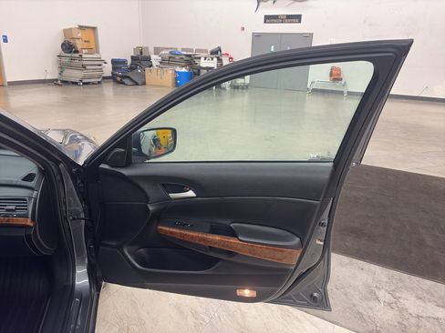 Used 2012 Honda Accord EX-L image 17