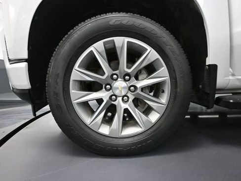 Used 2020 Chevrolet Silverado 1500 High Country AWD/4WD image 18