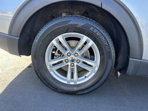 Used 2022 Ford Explorer XLT image 7