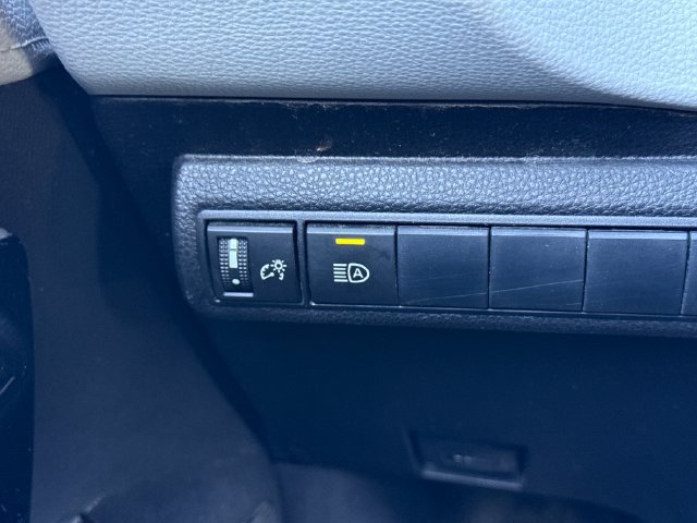Used 2021 Toyota Corolla XSE FWD image 31