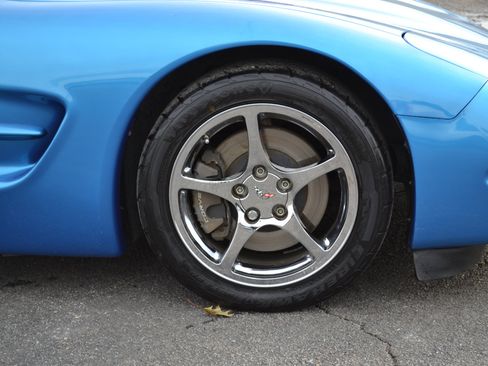 Used 2000 Chevrolet Corvette Convertible w/ Memory Pkg image 45