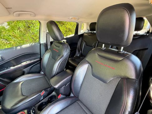Used 2019 Jeep Compass Trailhawk w/ Cold Weather Group AWD/4WD image 50