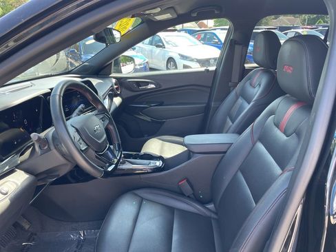 Used 2025 Chevrolet Trax RS FWD image 4