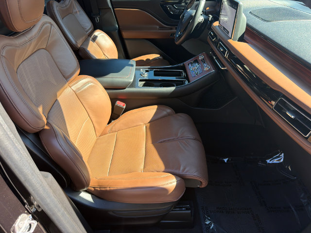 Used 2024 Lincoln Aviator Reserve w/ Equipment Group 201A AWD/4WD image 15