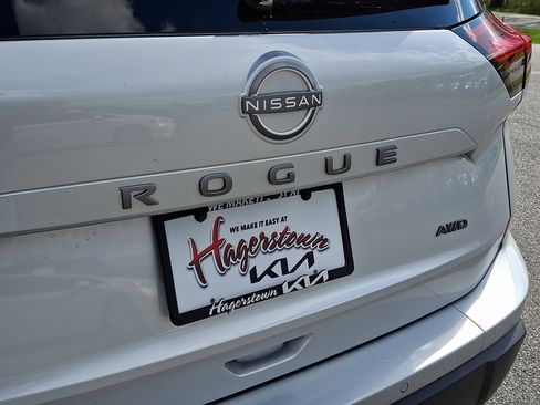 Used 2024 Nissan Rogue S image 30