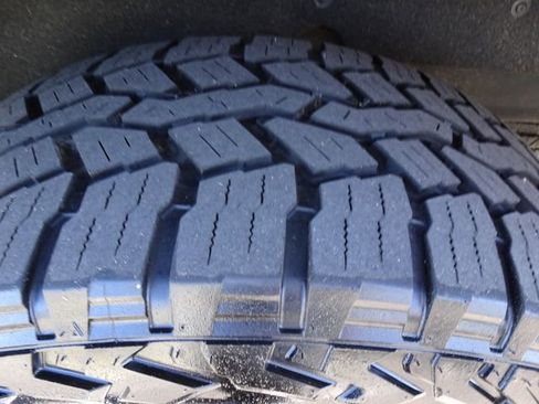 Used 2020 Chevrolet Silverado 1500 LTZ image 39