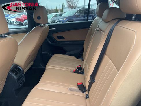 Used 2024 Volkswagen Tiguan SE image 35