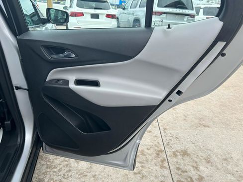 Used 2018 Chevrolet Equinox LS image 15