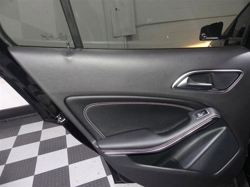 Used 2019 Mercedes-Benz GLA 250 4MATIC image 25