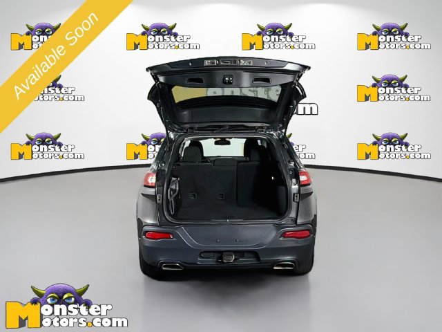 Used 2018 Jeep Cherokee Latitude w/ Cold Weather Group AWD/4WD image 25