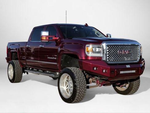 Used 2016 GMC Sierra 2500 Denali w/ Duramax Plus Package image 4
