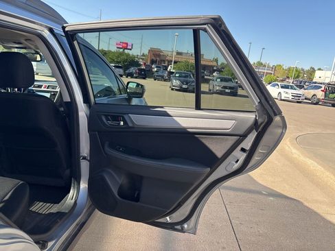 Used 2015 Subaru Outback 2.5i Premium AWD/4WD image 28