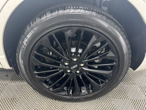Used 2023 Lincoln Corsair AWD w/ Equipment Group 101A image 10