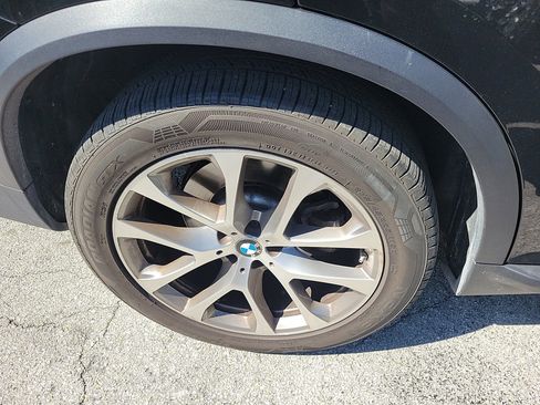 Used 2024 BMW X5 sDrive40i w/ Premium Package image 10