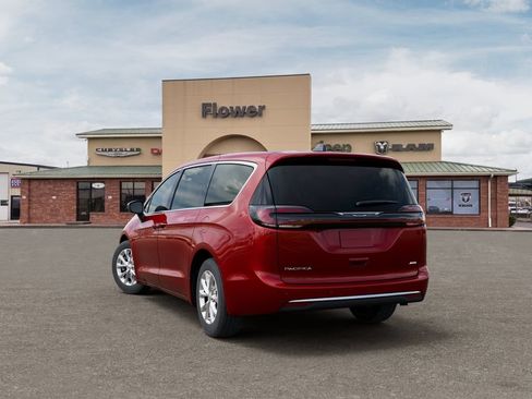 New 2027 Chrysler Pacifica Select AWD/4WD image 3