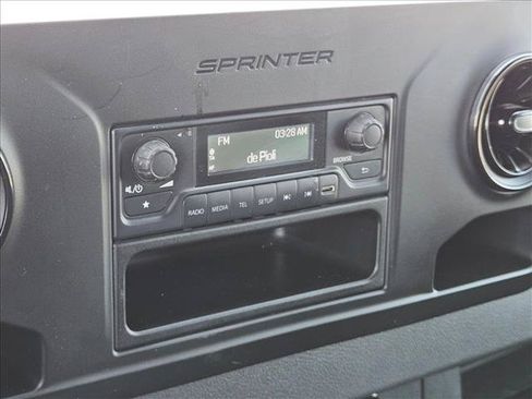 Used 2022 Mercedes-Benz Sprinter 2500 image 12