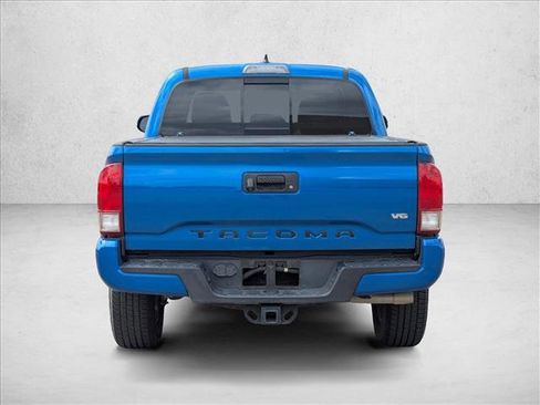 Used 2017 Toyota Tacoma TRD Sport w/ Tow Package image 6