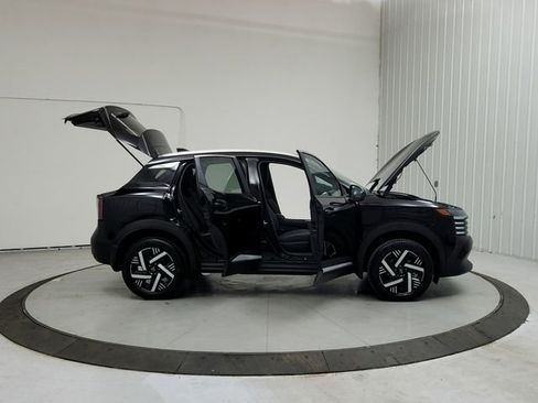 New 2026 Nissan Kicks SV image 16