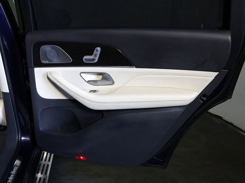 Used 2020 Mercedes-Benz GLS 450 4MATIC image 36