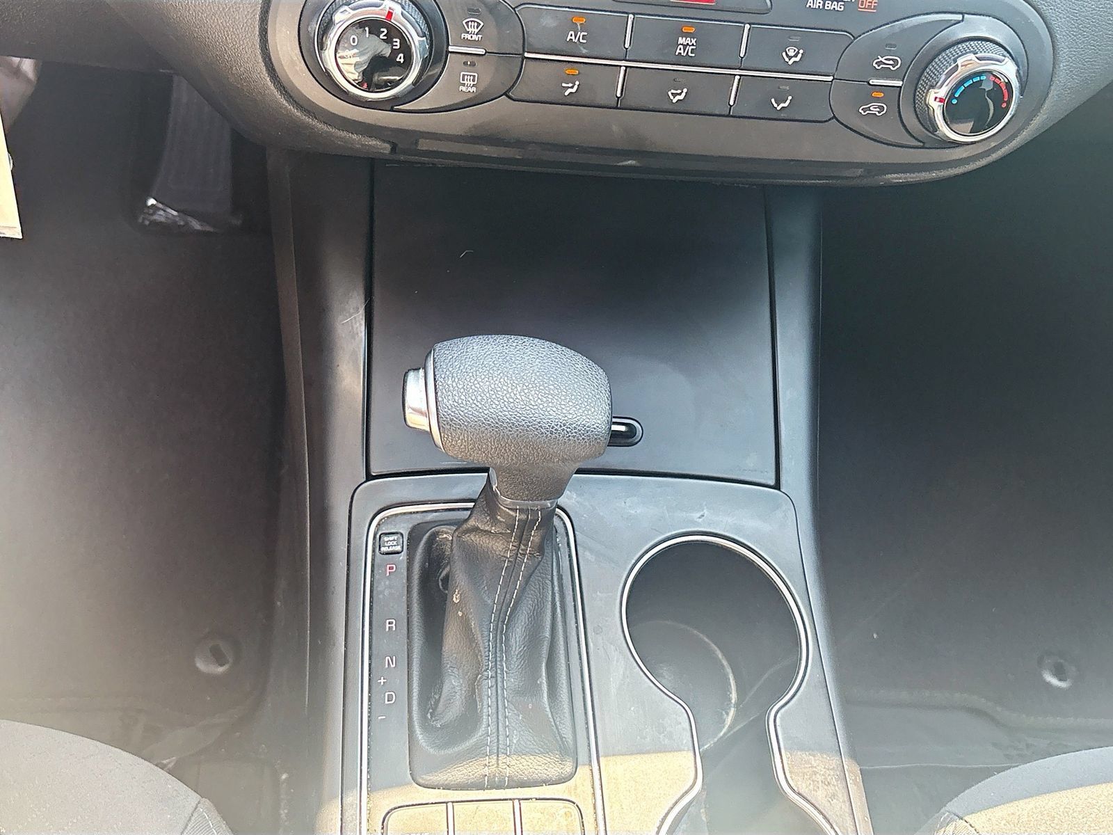 Used 2019 Kia Sorento FWD image 16